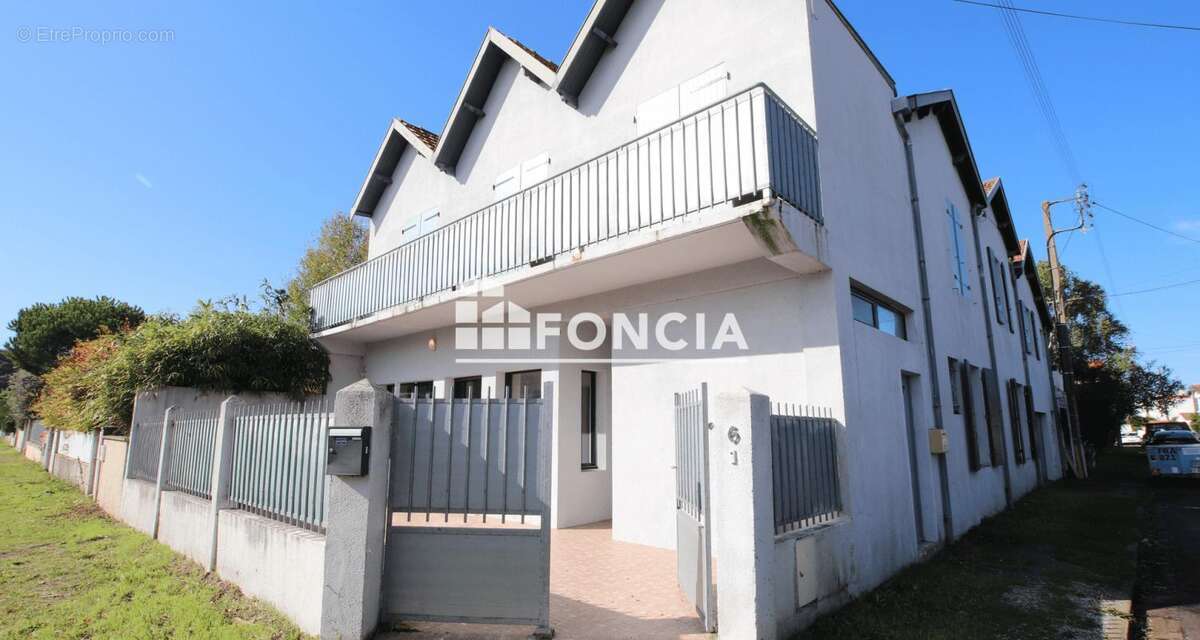 Appartement à FOURAS