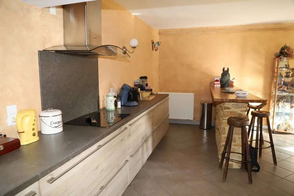 Maison à AURIGNAC