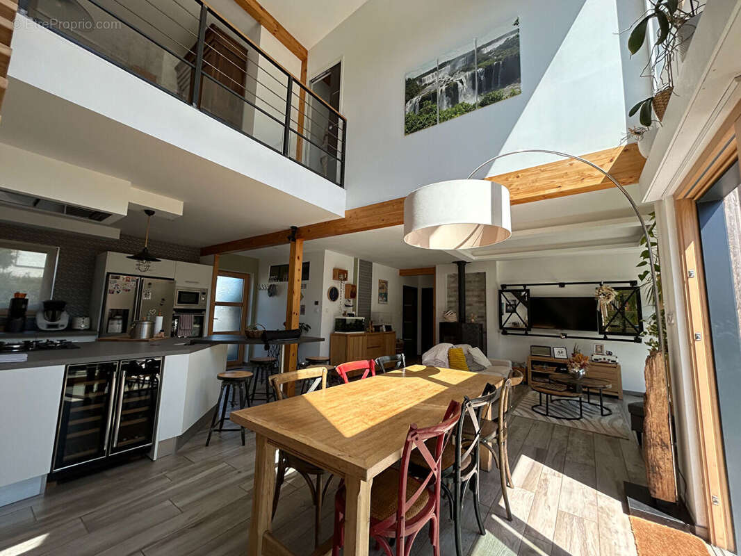 Maison de standing - GUILERS - 142.54 m2 - photo 2