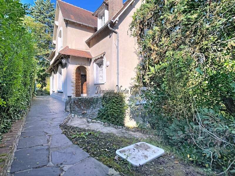 Maison à LA CHARTRE-SUR-LE-LOIR