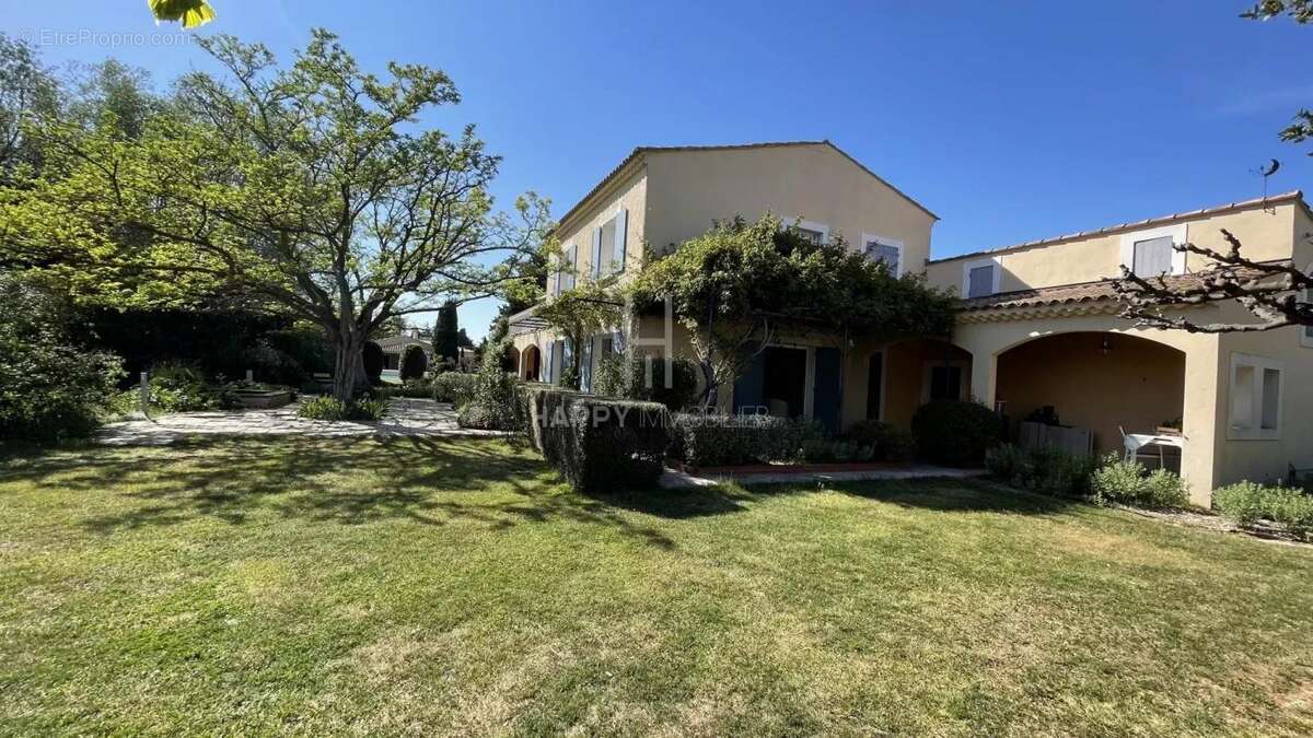 Maison à FONTVIEILLE