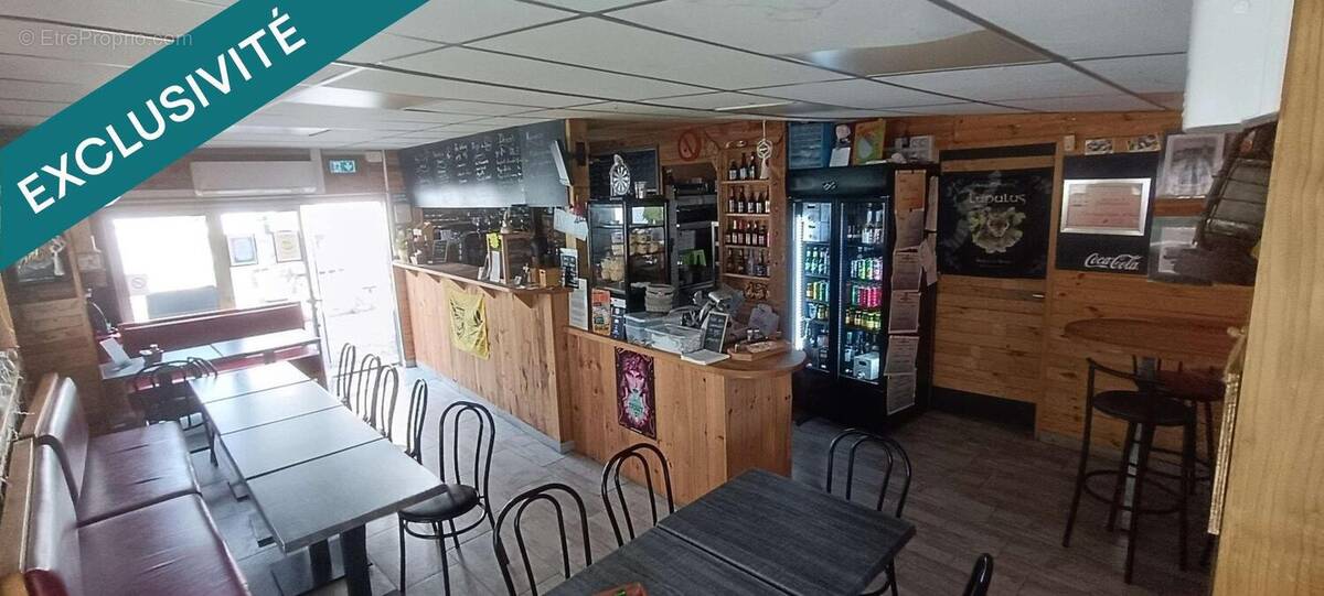 Photo 1 - Commerce à CORME-ROYAL