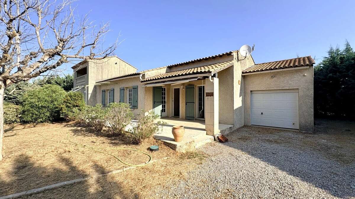 Villa avec dépendances au milieu des vignes à Gigondas - photo 4
