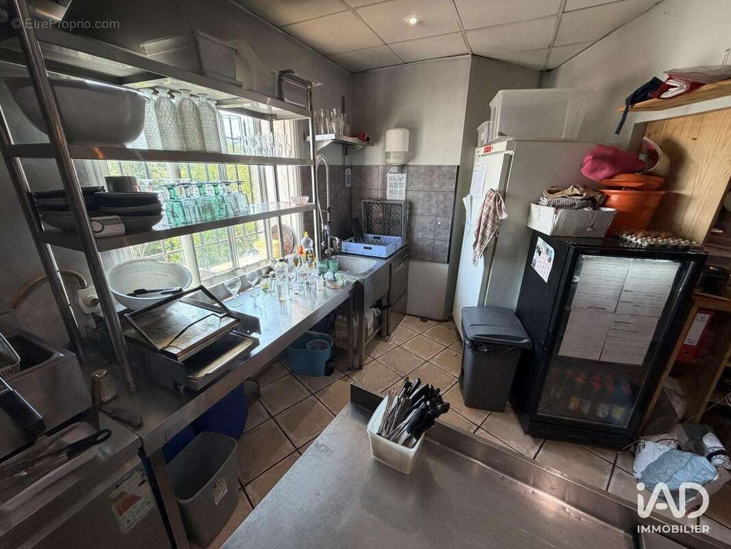Commerce 75 m² à Sainte-Tulle  - photo 7