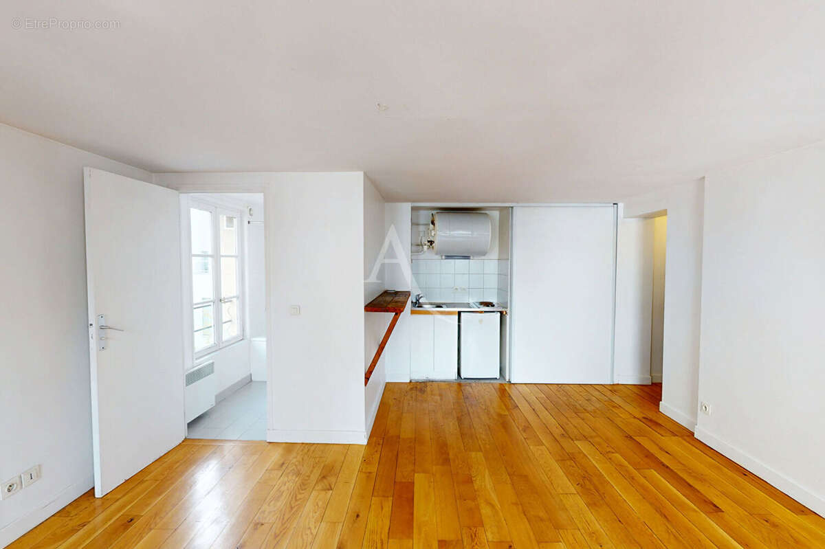 Appartement à PARIS-10E