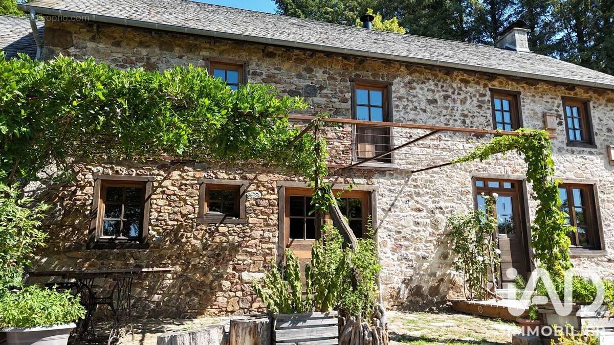 Maison 188 m² à Neuvic  - photo 6