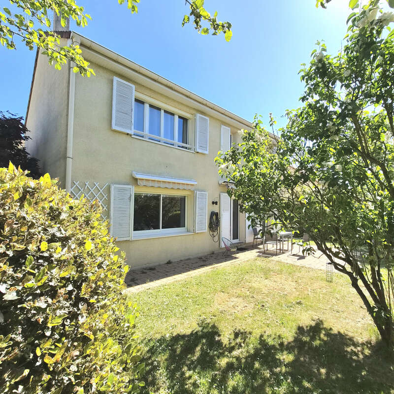 Maison à OSNY