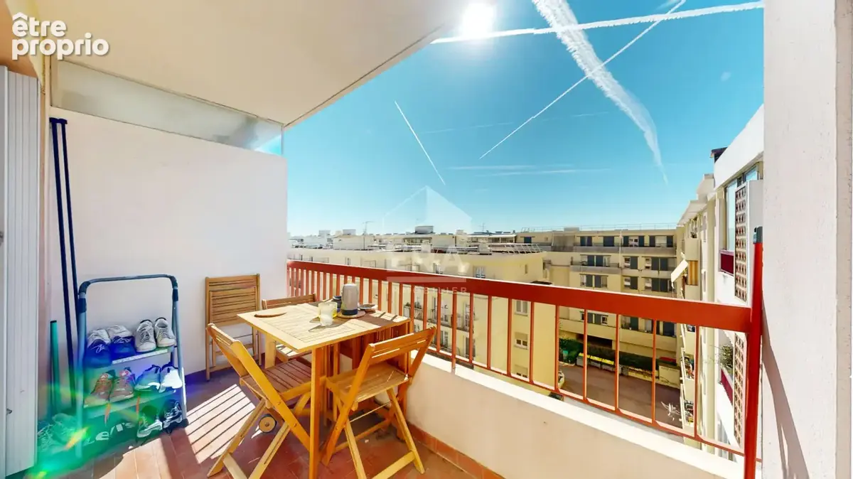 Appartement à SAINT-LAURENT-DU-VAR