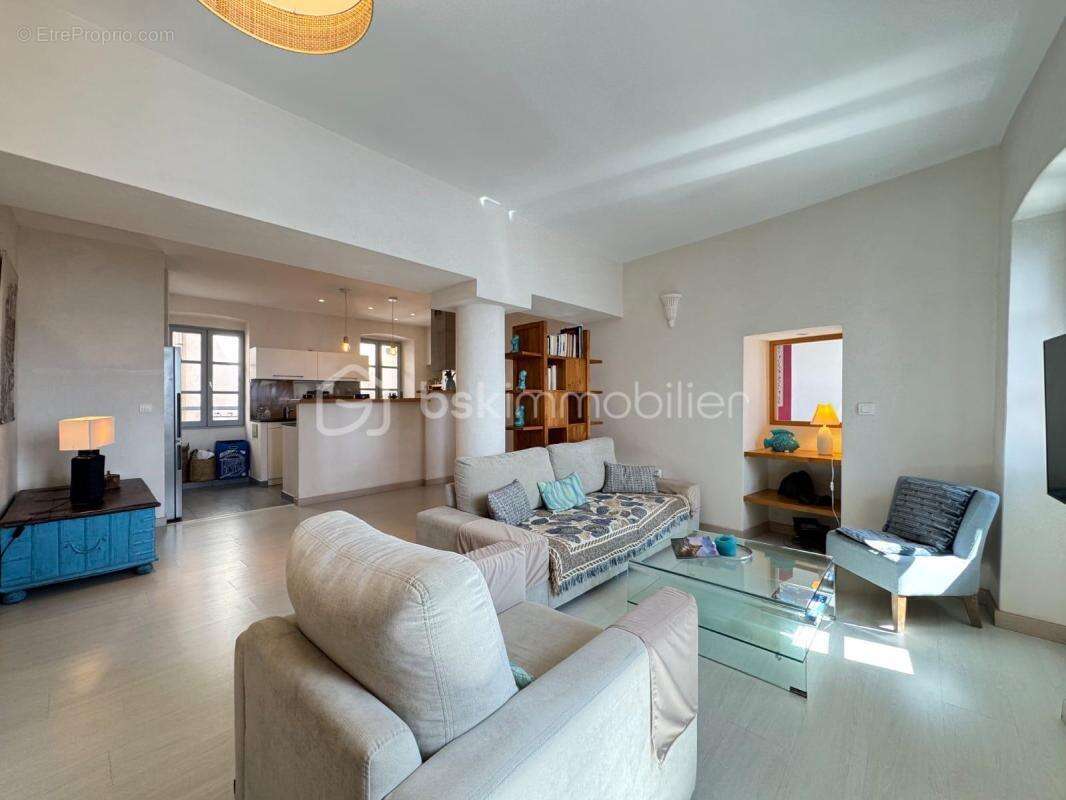 Appartement d'exception avec vue mer à Bonifacio – Une opportunité rare ! - photo 4
