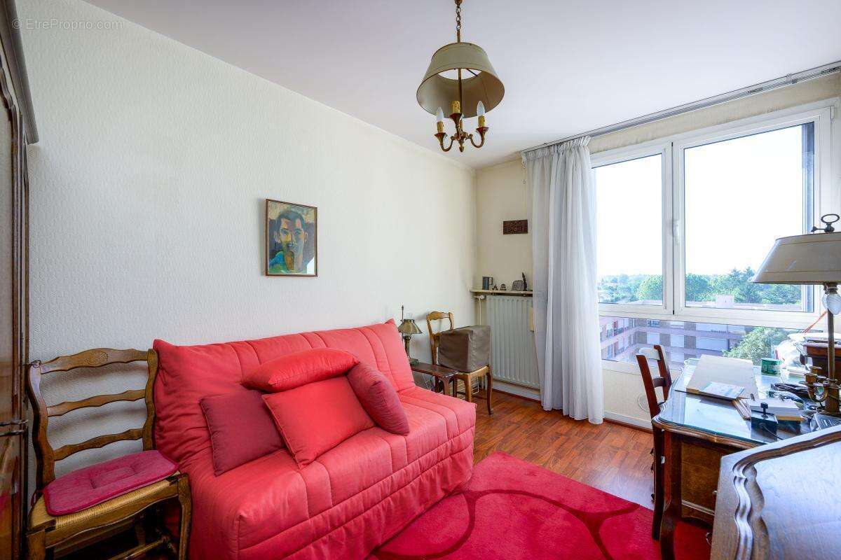 Appartement 5 pièces - 110 m² - balcon - boxes et parking sous-sol - photo 6