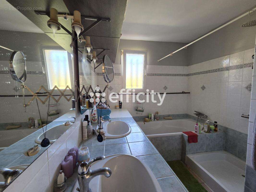 Maison 136 m² à Le Castellet  - photo 12