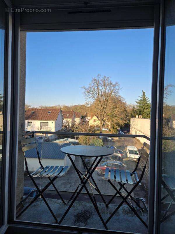 Appartement 4 Pièces avec Jardin Privatif et Garage à Sainte-Geneviève-des-Bois - photo 11