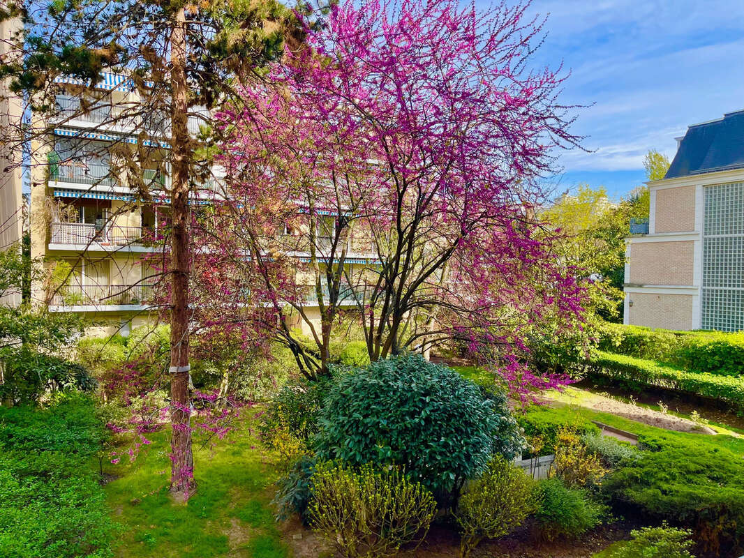 Appartement à NEUILLY-SUR-SEINE