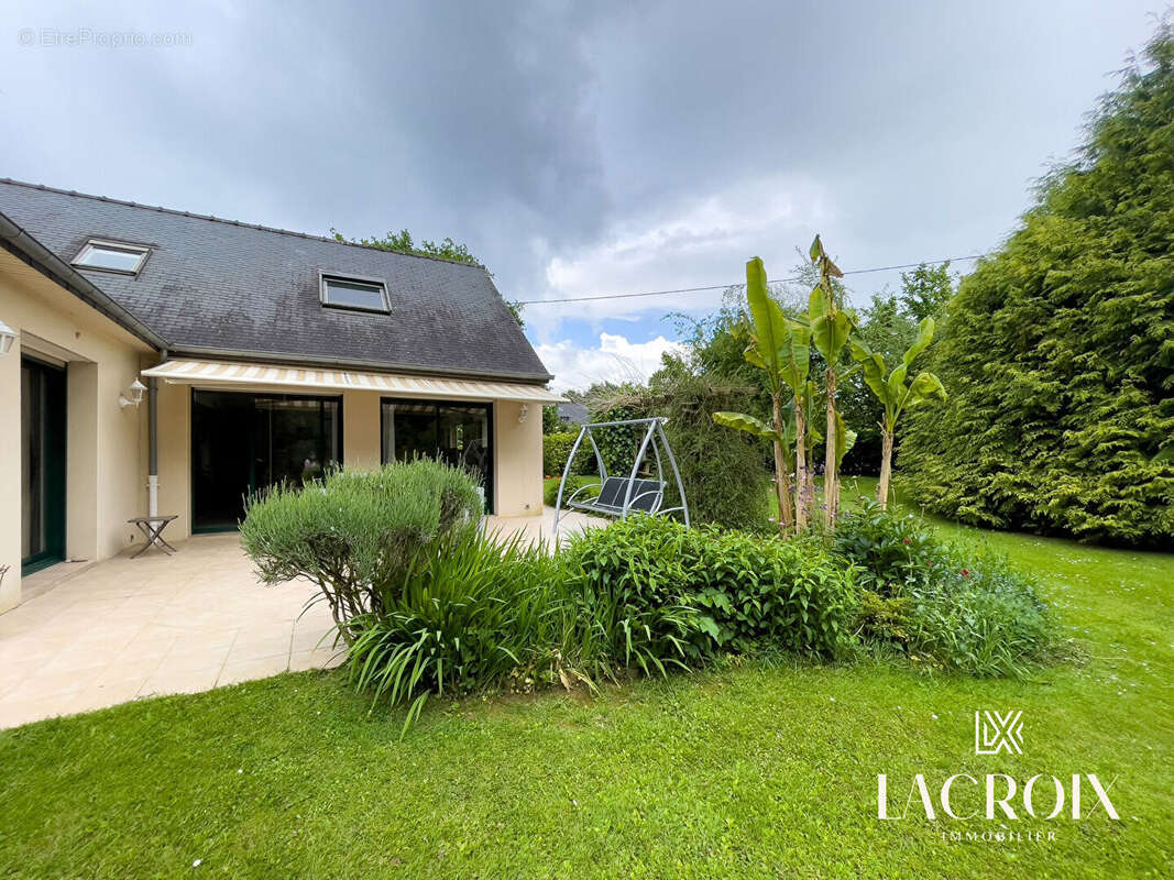 Maison à LA CHAPELLE-DES-FOUGERETZ