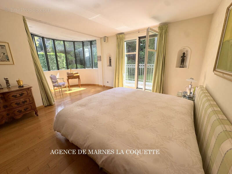 Maison à VILLE-D'AVRAY