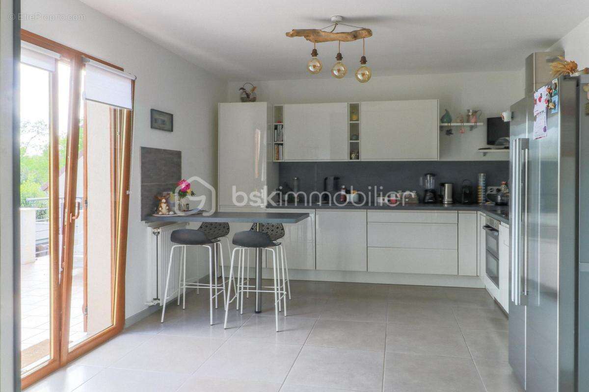 Maison à LA QUEUE-EN-BRIE