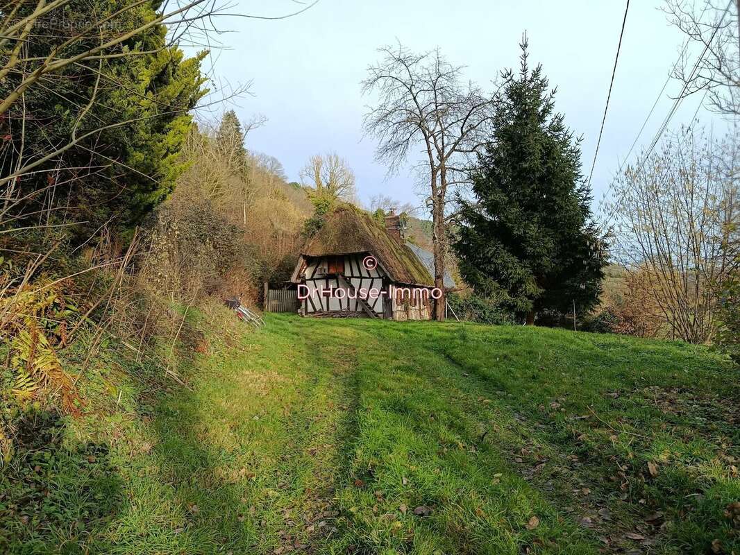 Maison à LIVET-SUR-AUTHOU