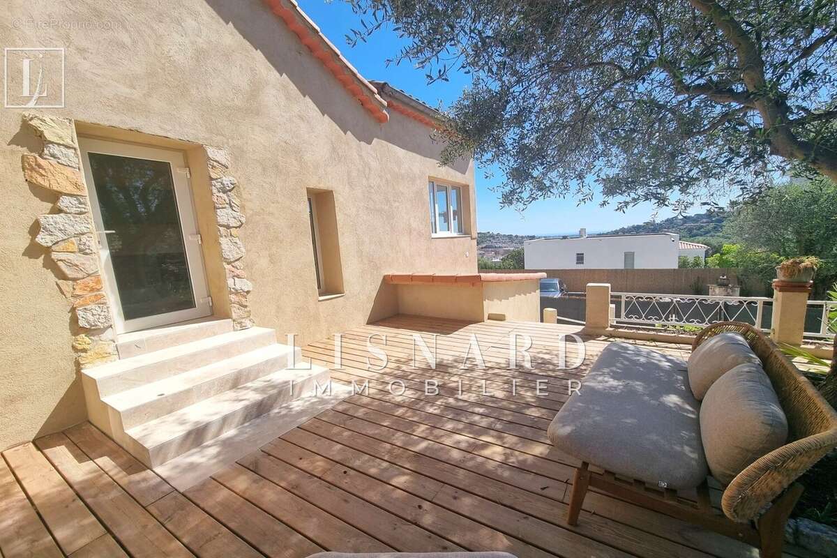 Maison à VALLAURIS