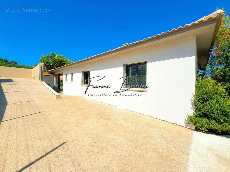 À vendre Villa moderne de 130m² + T2 45m², Terrain 840m², Vue mer, Folelli, Penta di Casinca, Haute-Corse (20) - photo 21