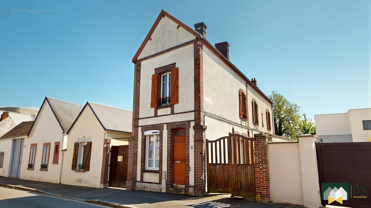 Maison à MAINVILLIERS