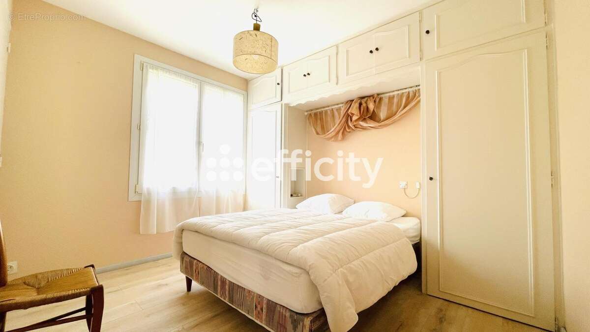 Maison à LA BREE-LES-BAINS