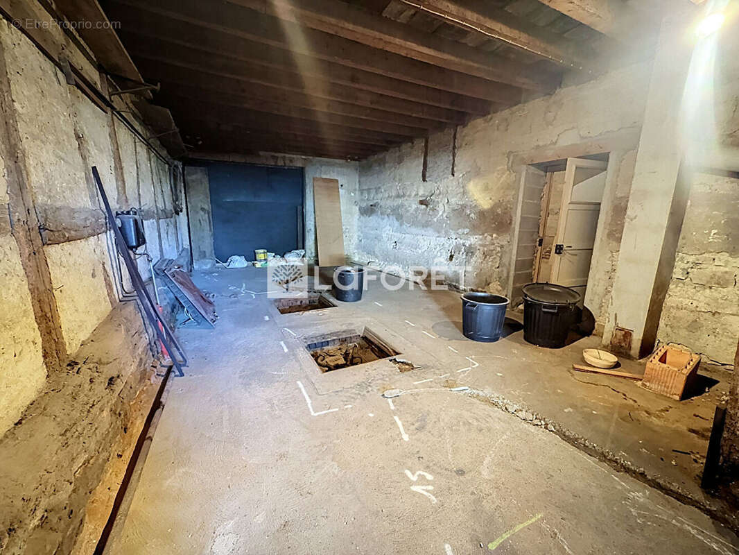 Parking / box Montrevel En Bresse 74 m2 - photo 3