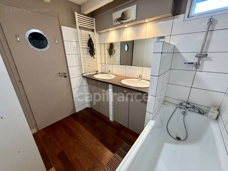 Le charme de l'ancien, le confort d'une rénovation soignée et un extérieur pensé pour profiter… sans les contraintes d'un grand  - photo 18