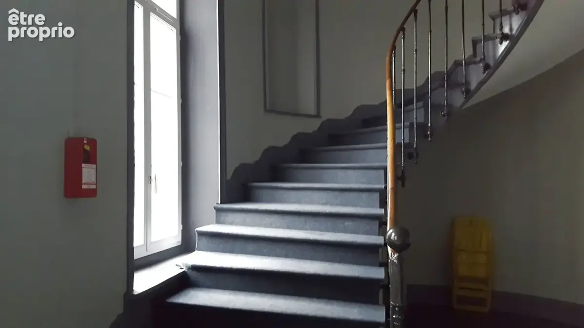 Rare immeuble de rapport proche de la place Dalton et de la vieille ville - photo 3