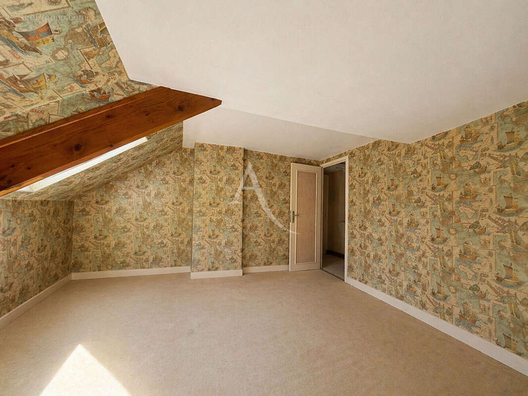 Maison Rochecorbon 10 pièce(s) 226 m2 - photo 10