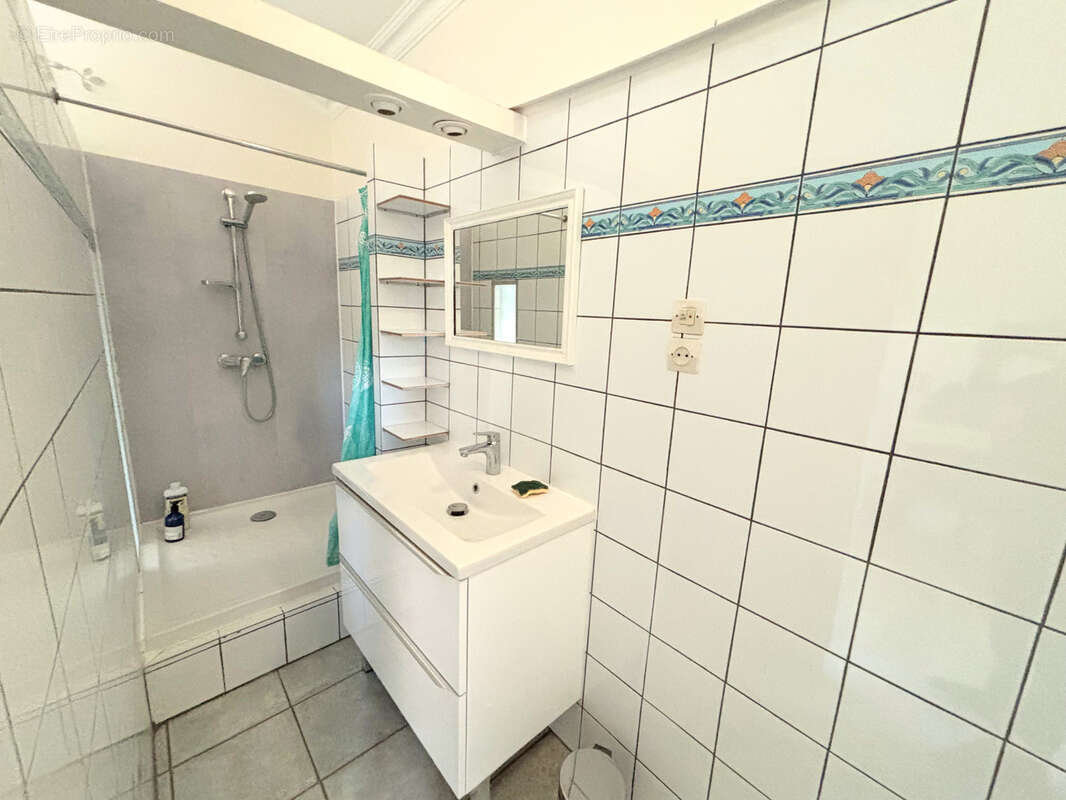 Maison à VEAUCHETTE