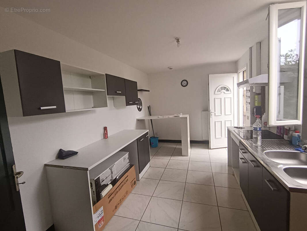 Maison à VILLENEUVE-SAINT-GERMAIN