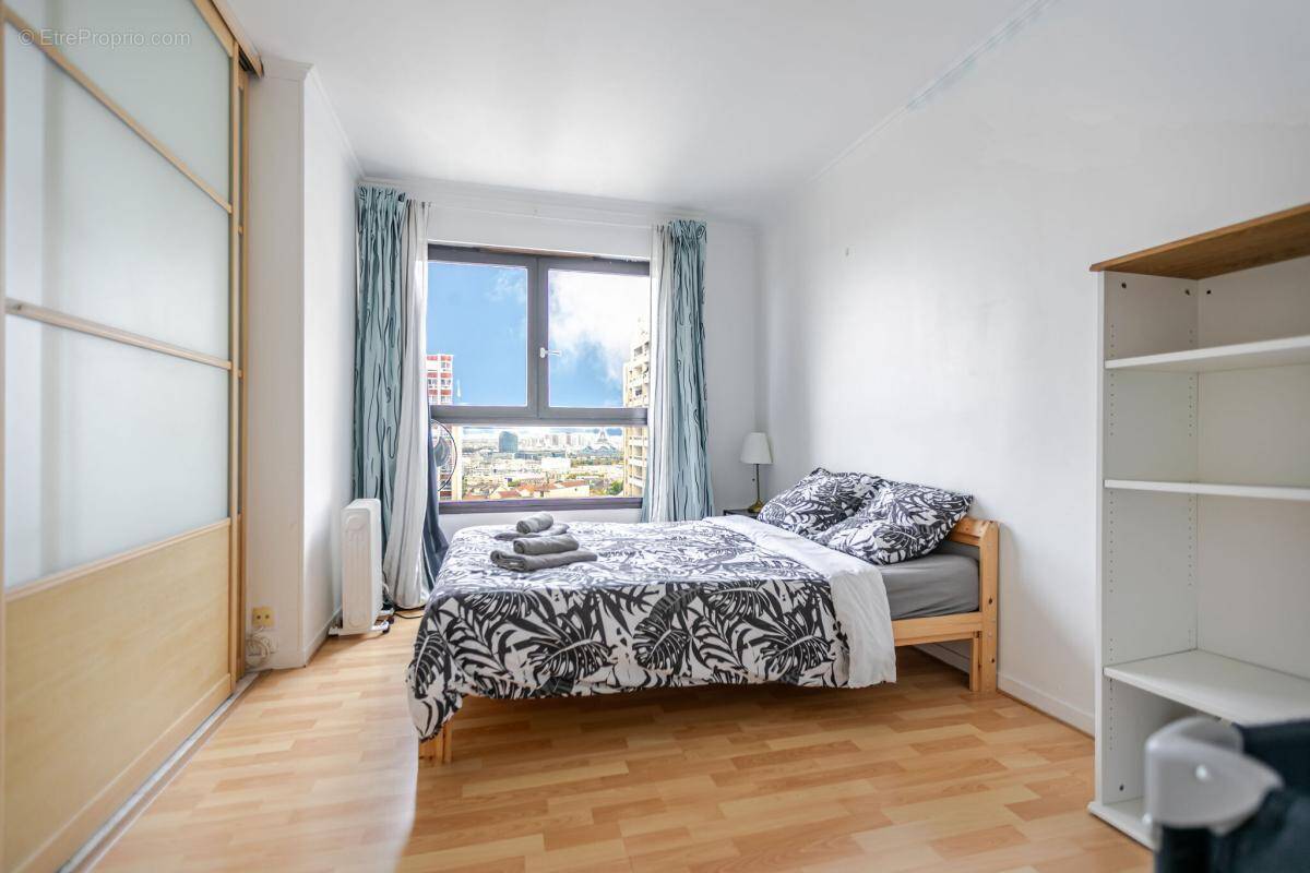 Appartement à ISSY-LES-MOULINEAUX