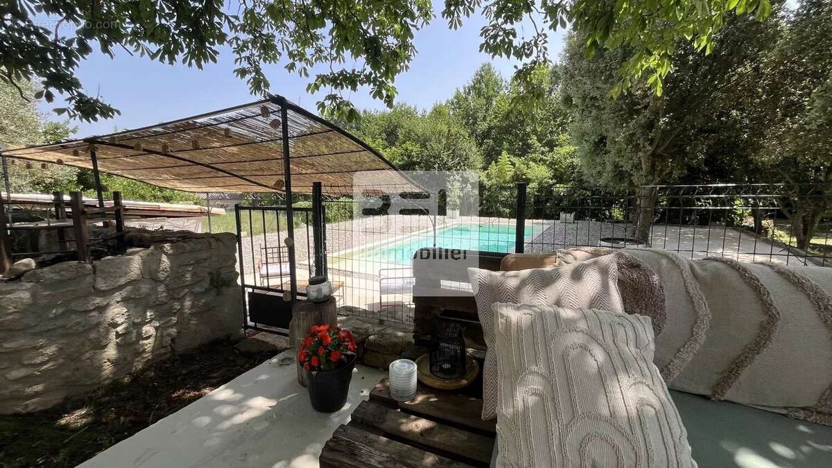 Maison à SUZE-LA-ROUSSE