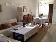 Maison à VENEUX-LES-SABLONS