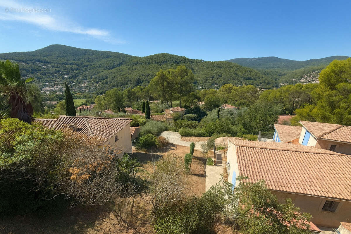 Maison à SOLLIES-PONT