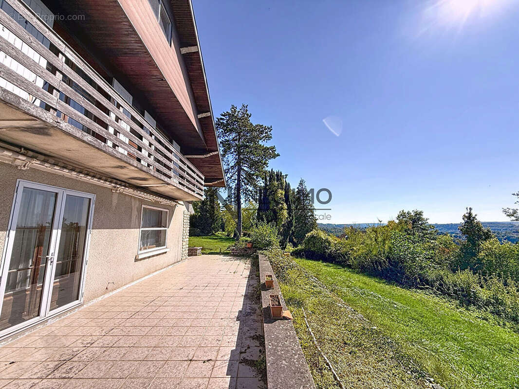 Maison à NEUFCHATEAU