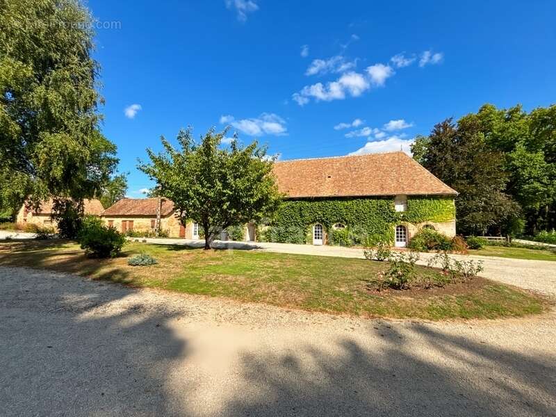 Propriéte à vendre Gite de groupe avec maison d'habitation - photo 3