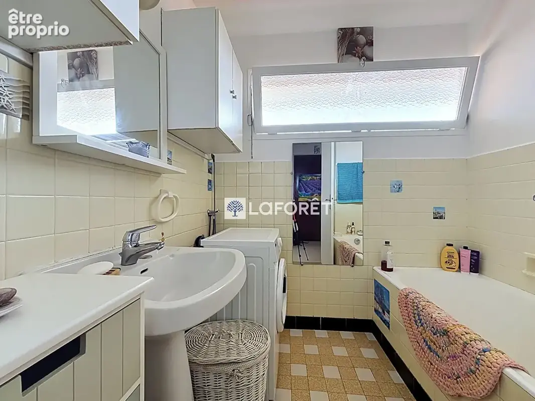 Studio  carnoles - vue degagee - cave - photo 5