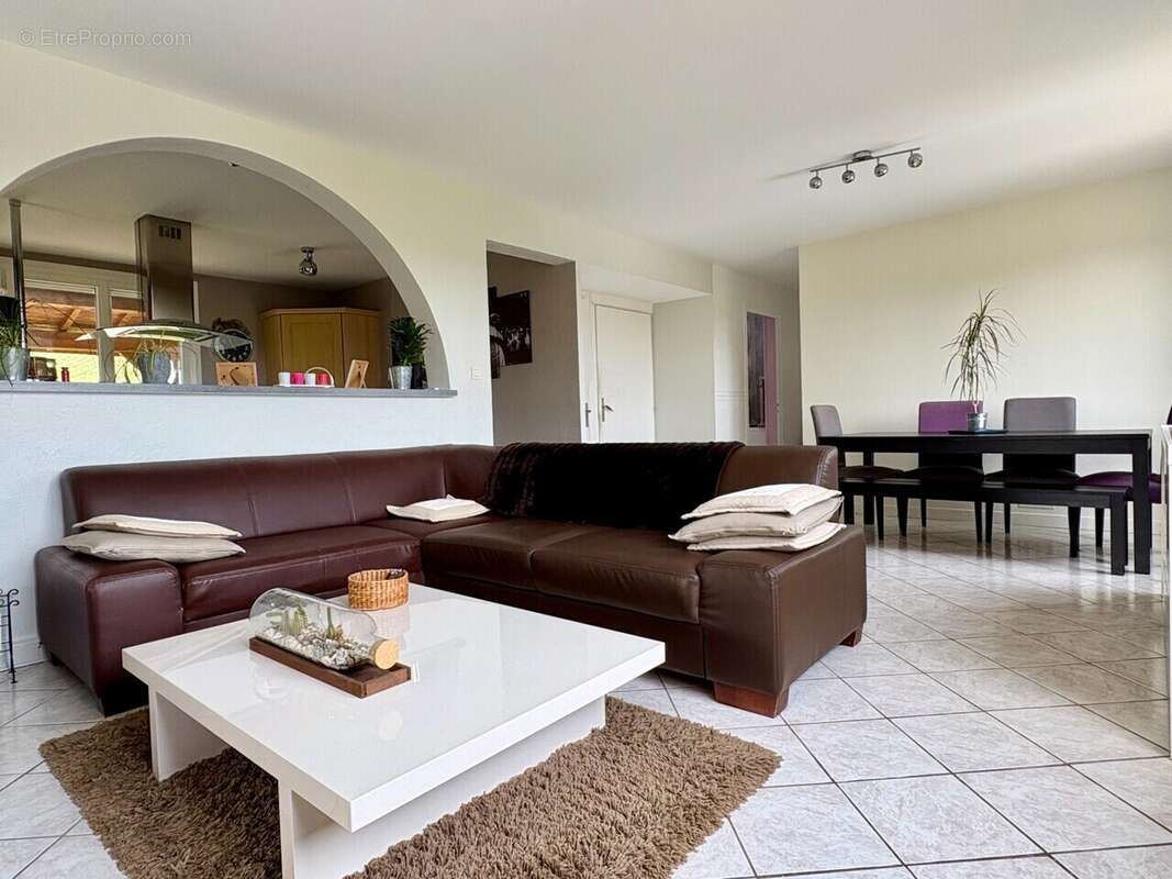 Maison à MONTBELLET