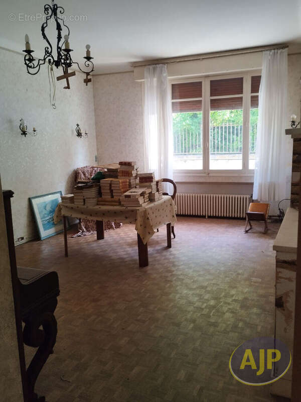 Exceptionnel, maison de 160m2 plein centre avec dépendance grange, atelier et jardin sur Cissac Médoc - photo 4