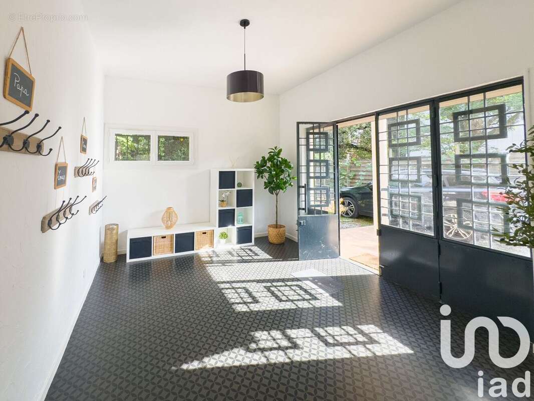 Maison 262 m² à Artigues-Pres-Bordeaux  - photo 5