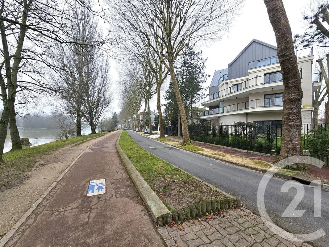 Appartement à SAINT-MAUR-DES-FOSSES
