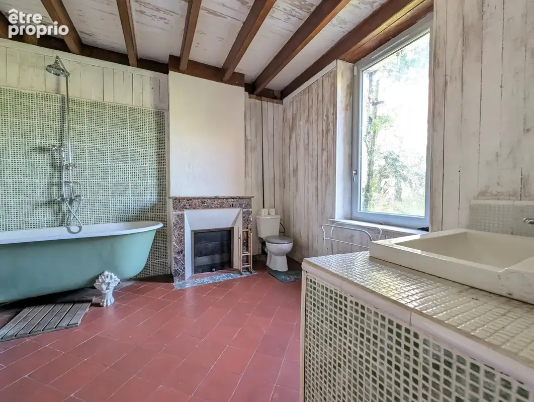 Jolie maison de village en pierre avec grand jardin  et dépendances - photo 8