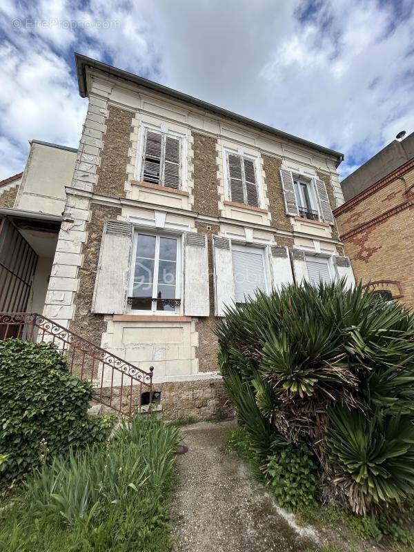 Appartement à CORBEIL-ESSONNES
