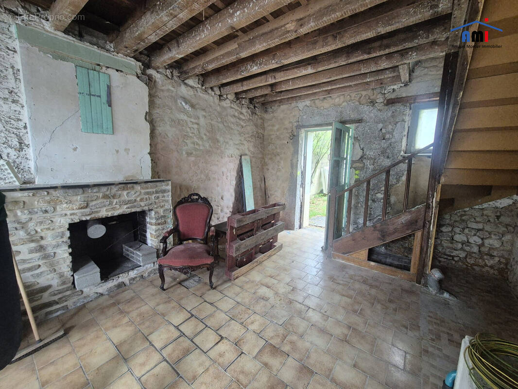 Maison à MOUTIERS-AU-PERCHE