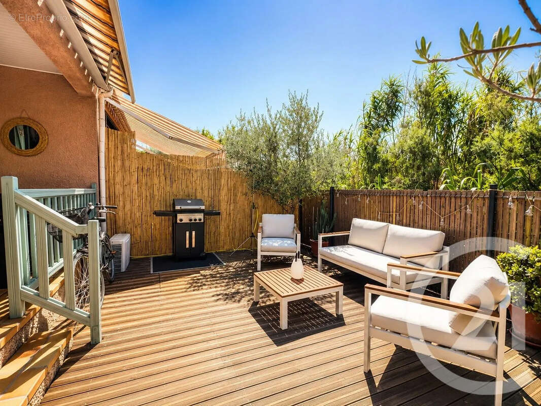 Maison 30 m² à Bormes-Les-Mimosas  - photo 2