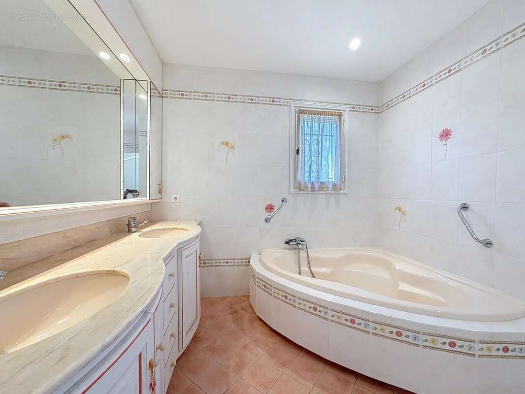 Maison à LES ADRETS-DE-L'ESTEREL