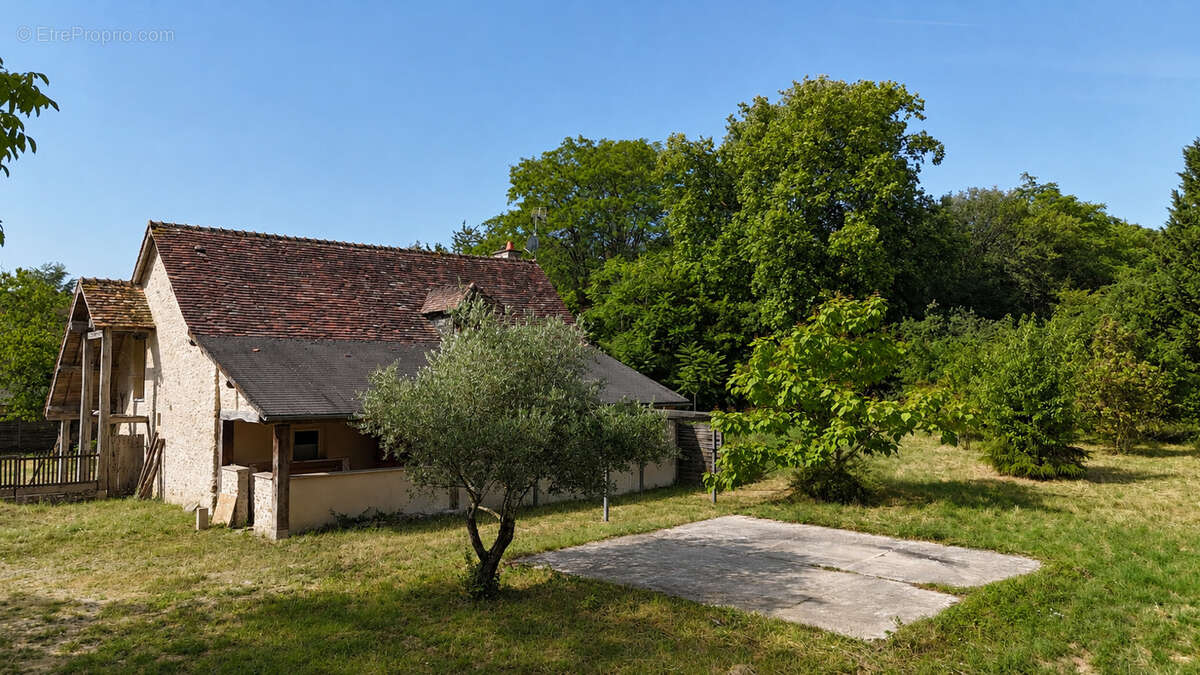 Ensemble immobilier avec dépendances sur plus de 12 000 m2 - photo 21