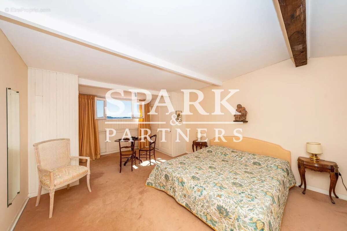 Appartement à BEAULIEU-SUR-MER