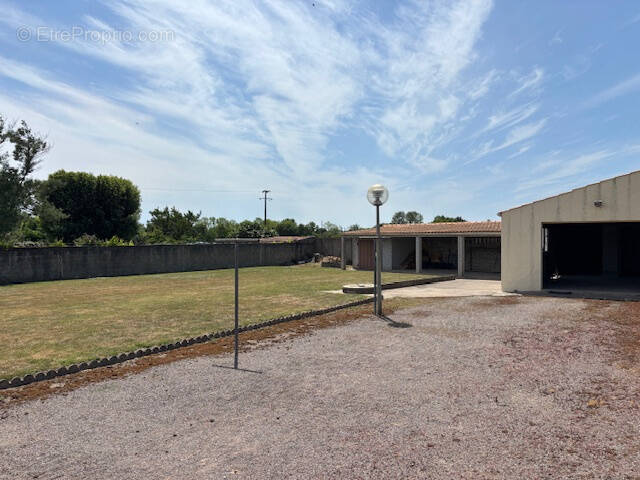 Terrain à TALMONT-SAINT-HILAIRE